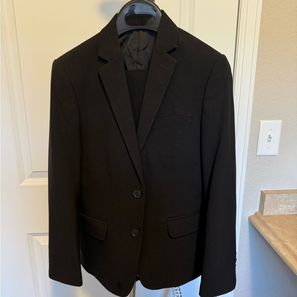 Boys size 10 Calvin Klein 2 piece suit- like new